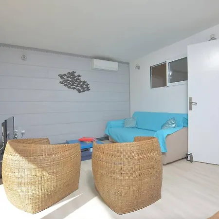 Aubanel, T2 Proche Centre Et Plage, 5 Couchages, Climatise. Appartement *